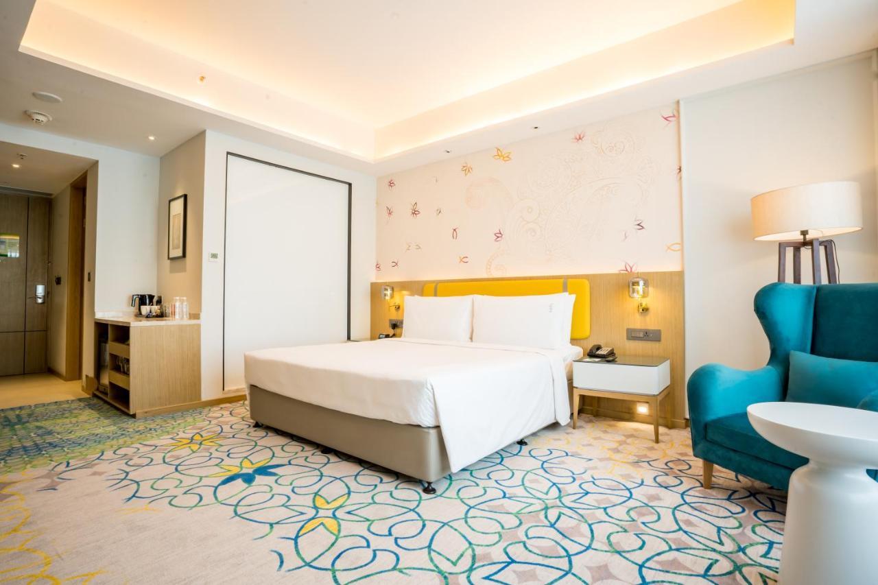 Holiday Inn Lucknow Airport By Ihg Exterior foto